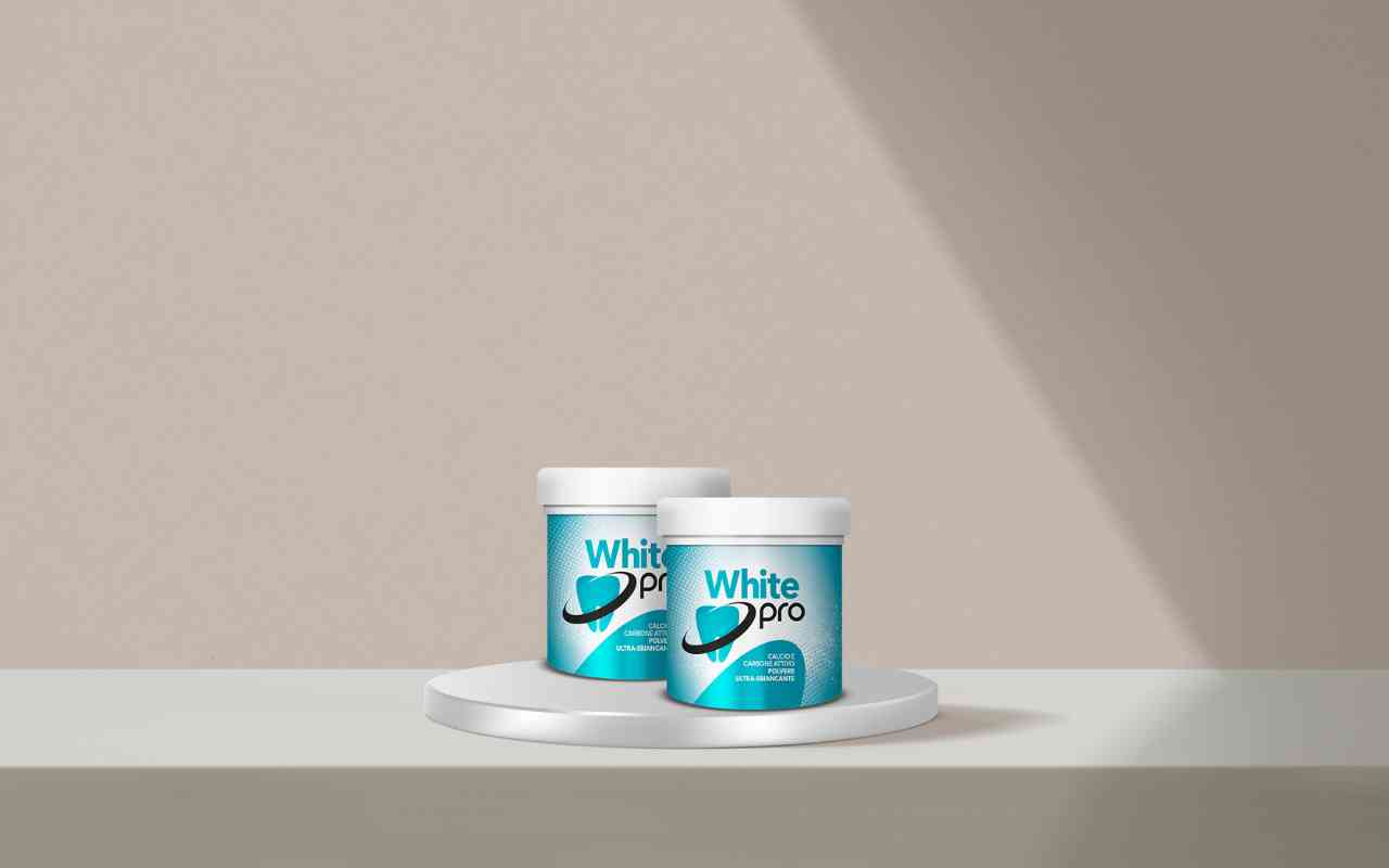 Scopri come ottenere denti bianchi a casa in modo sicuro con White Pro