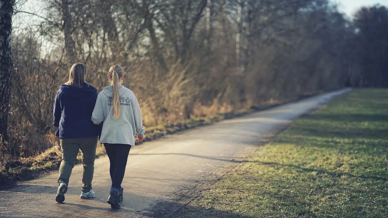 Non vuoi farti male ma vuoi rimetterti in forma? Ecco gli sport più efficaci a basso impatto